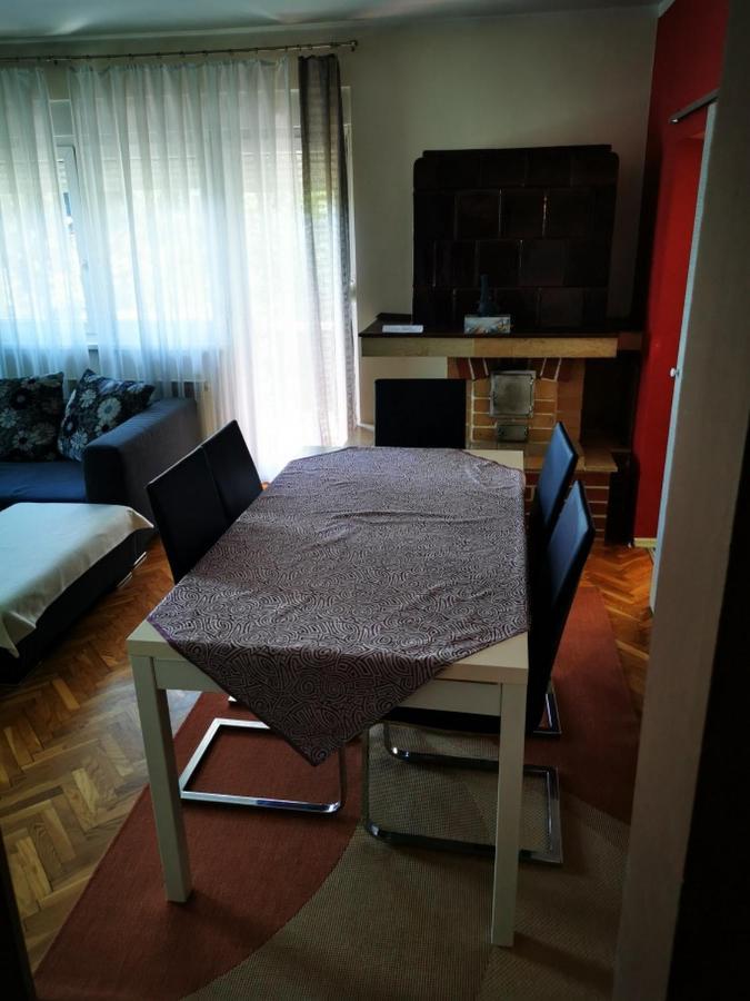 شقة Apartmant Sandra - Big Terace And Free Parking كارلوفاتش المظهر الخارجي الصورة