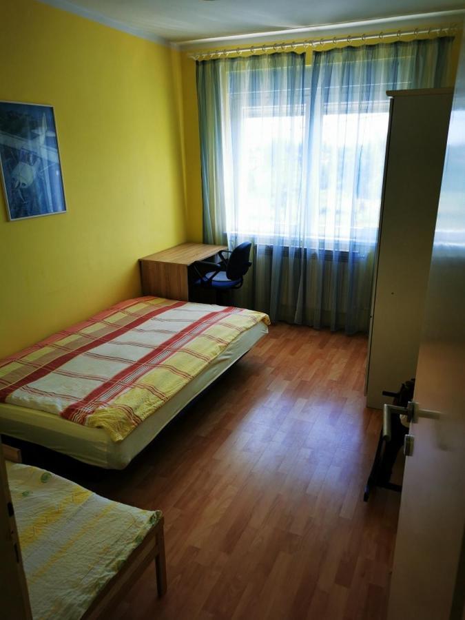 شقة Apartmant Sandra - Big Terace And Free Parking كارلوفاتش المظهر الخارجي الصورة